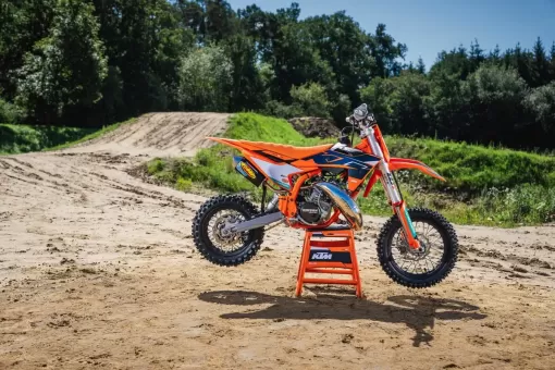 my24-ktm-50-sx-factory-edition-static.jpg
