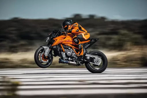 my24-ktm-1390-super-duke-r-evo-2.jpg