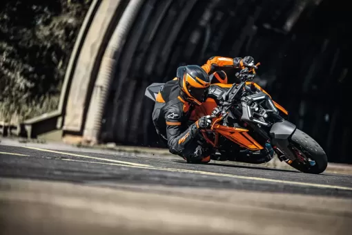 my24-ktm-1390-super-duke-r-evo-3.jpg