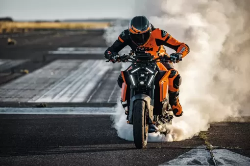my24-ktm-1390-super-duke-r-evo-1.jpg