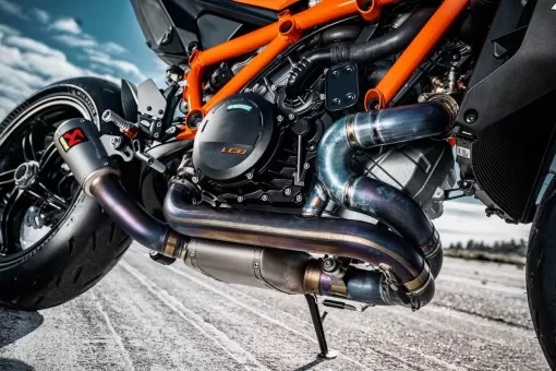 my24-ktm-1390-super-duke-r-evo-6.jpg